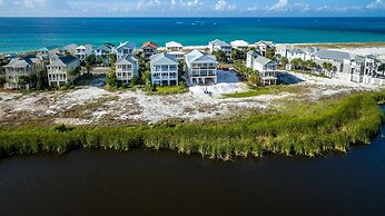 Sugar Shack 4 Bedroom Home by RedAwning