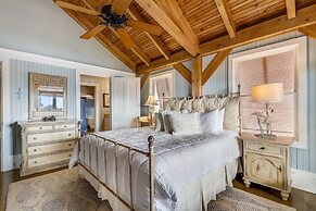 Sugar Shack 4 Bedroom Home by RedAwning