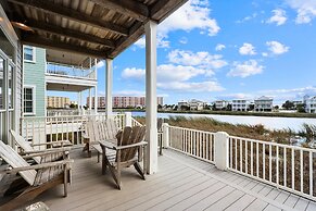 Sugar Shack 4 Bedroom Home by RedAwning