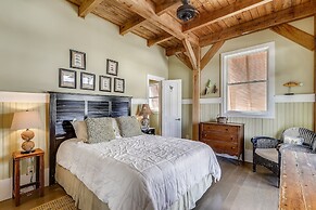 Sugar Shack 4 Bedroom Home by RedAwning