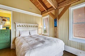 Sugar Shack 4 Bedroom Home by RedAwning