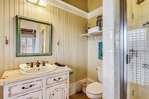 Sugar Shack 4 Bedroom Home by RedAwning