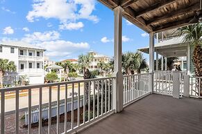 Sugar Shack 4 Bedroom Home by RedAwning