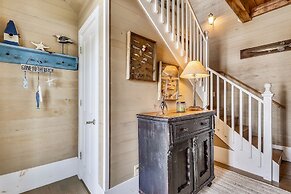 Sugar Shack 4 Bedroom Home by RedAwning