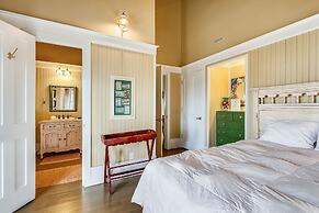 Sugar Shack 4 Bedroom Home by RedAwning