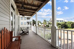 Sugar Shack 4 Bedroom Home by RedAwning