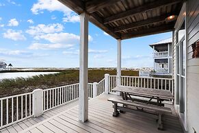 Sugar Shack 4 Bedroom Home by RedAwning