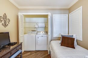 Inlet Reef 303 2 Bedroom Condo by RedAwning