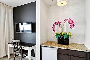 Oceania 705 3 Bedroom Condo by RedAwning