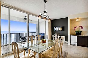 Oceania 705 3 Bedroom Condo by RedAwning