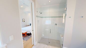 Seabreeze 5 Bedroom Home by RedAwning