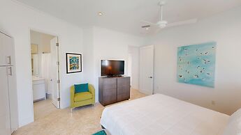 Seabreeze 5 Bedroom Home by RedAwning