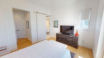 Seabreeze 5 Bedroom Home by RedAwning