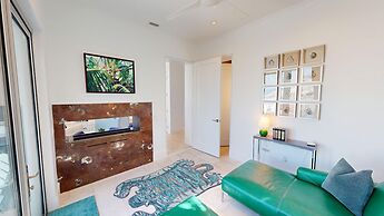 Seabreeze 5 Bedroom Home by RedAwning