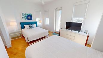 Seabreeze 5 Bedroom Home by RedAwning