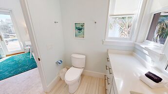 Seabreeze 5 Bedroom Home by RedAwning