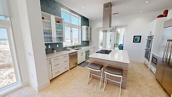 Seabreeze 5 Bedroom Home by RedAwning