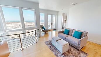 Seabreeze 5 Bedroom Home by RedAwning