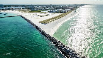 Seabreeze 5 Bedroom Home by RedAwning