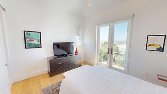 Seabreeze 5 Bedroom Home by RedAwning