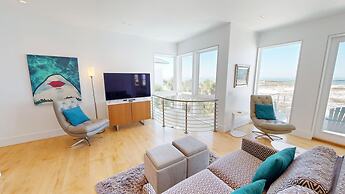 Seabreeze 5 Bedroom Home by RedAwning