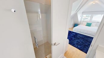 Seabreeze 5 Bedroom Home by RedAwning