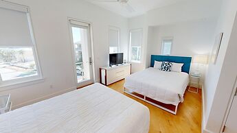 Seabreeze 5 Bedroom Home by RedAwning