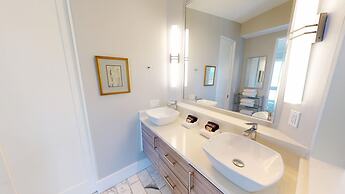 Seabreeze 5 Bedroom Home by RedAwning