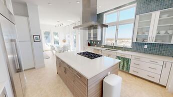 Seabreeze 5 Bedroom Home by RedAwning