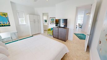 Seabreeze 5 Bedroom Home by RedAwning