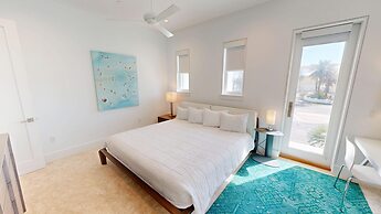 Seabreeze 5 Bedroom Home by RedAwning