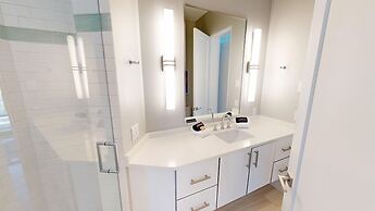 Seabreeze 5 Bedroom Home by RedAwning