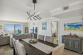 Destin Towers 61 2 Bedroom Condo by RedAwning