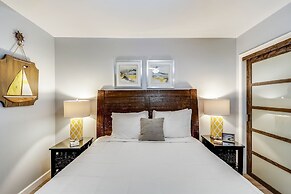 Holiday Surf & Racquet 402 2 Bedroom Condo by RedAwning