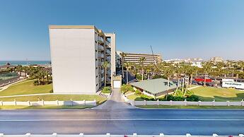 Inlet Reef 316 2 Bedroom Condo by RedAwning