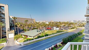 Inlet Reef 316 2 Bedroom Condo by RedAwning