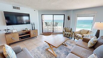 Inlet Reef 502 2 Bedroom Condo by RedAwning