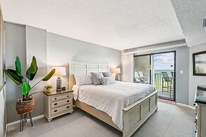 Inlet Reef 502 2 Bedroom Condo by RedAwning