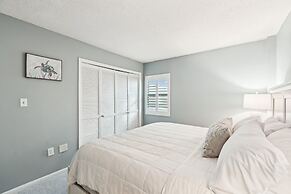 Inlet Reef 502 2 Bedroom Condo by RedAwning
