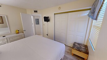 Inlet Reef 217 2 Bedroom Condo by RedAwning