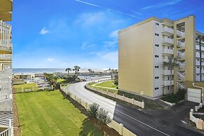 Inlet Reef 217 2 Bedroom Condo by RedAwning