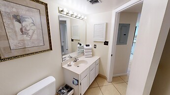 Inlet Reef 217 2 Bedroom Condo by RedAwning