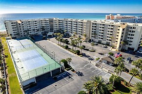 Inlet Reef 217 2 Bedroom Condo by RedAwning