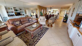 Inlet Reef 217 2 Bedroom Condo by RedAwning
