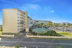 Inlet Reef 217 2 Bedroom Condo by RedAwning