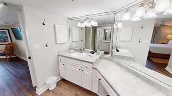 Inlet Reef 406 2 Bedroom Condo by RedAwning