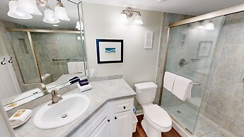 Inlet Reef 406 2 Bedroom Condo by RedAwning