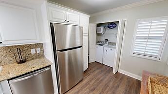 Inlet Reef 406 2 Bedroom Condo by RedAwning
