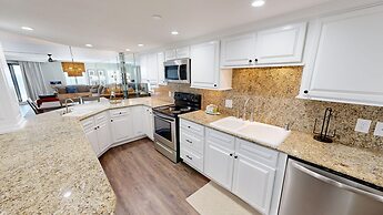 Inlet Reef 406 2 Bedroom Condo by RedAwning