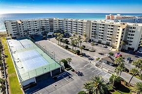 Inlet Reef 406 2 Bedroom Condo by RedAwning